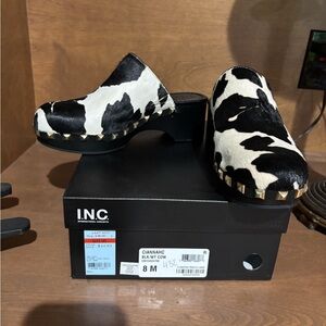INC International Concepts Black and White Mules